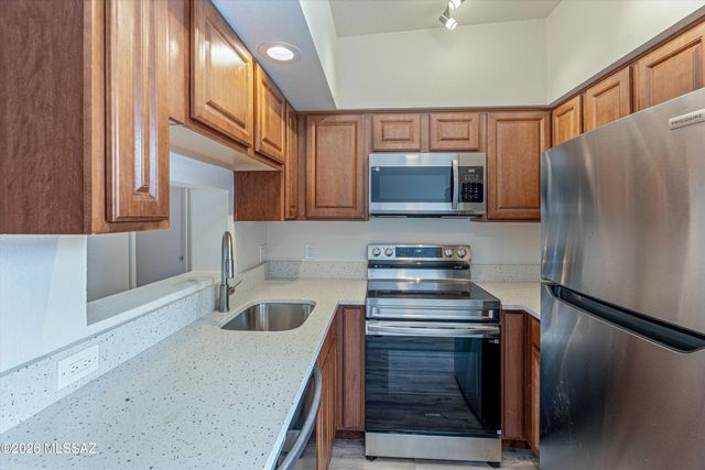 1810 E Blacklidge Dr Apt 516, Tucson, AZ 85719