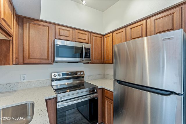 1810 E Blacklidge Dr Apt 516, Tucson, AZ 85719