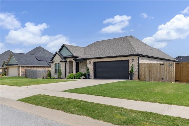 1295 Ruscello Avenue, Tontitown, AR 72762