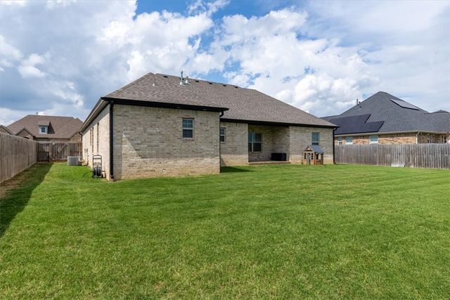1295 Ruscello Avenue, Tontitown, AR 72762