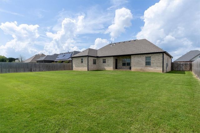 1295 Ruscello Avenue, Tontitown, AR 72762
