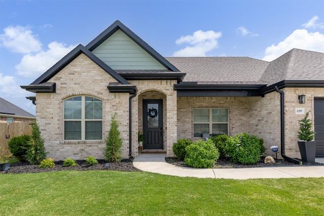 1295 Ruscello Avenue, Tontitown, AR 72762