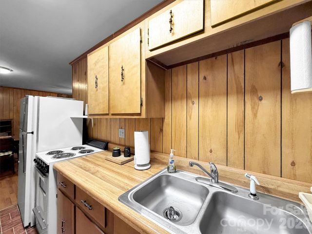 279 Rocky Top Road, Maggie Valley, NC 28751