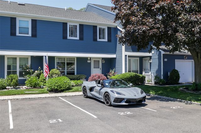 100 Baker Court 22, Island Park, NY 11558