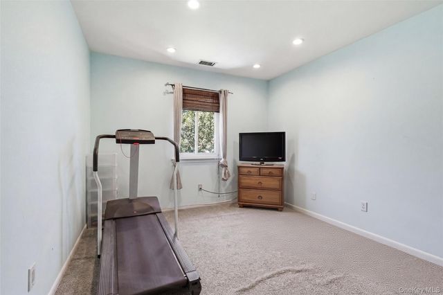 100 Baker Court 22, Island Park, NY 11558
