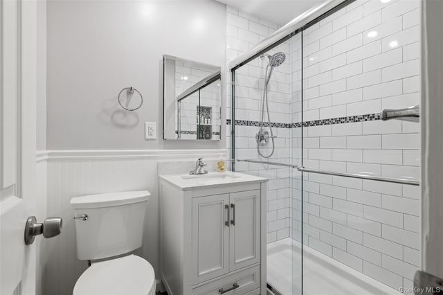 100 Baker Court 22, Island Park, NY 11558