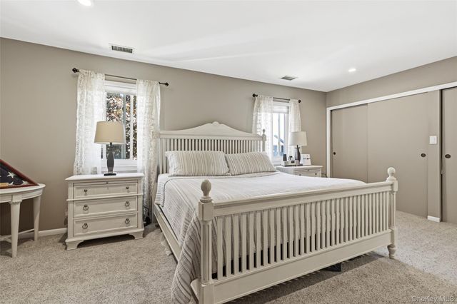 100 Baker Court 22, Island Park, NY 11558