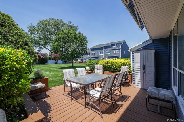 100 Baker Court 22, Island Park, NY 11558