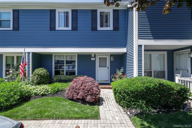 100 Baker Court 22, Island Park, NY 11558