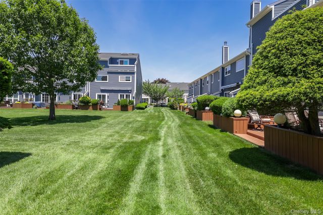 100 Baker Court 22, Island Park, NY 11558