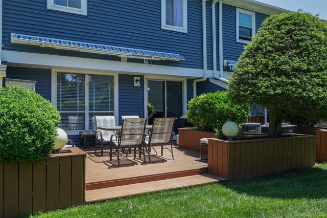 100 Baker Court 22, Island Park, NY 11558
