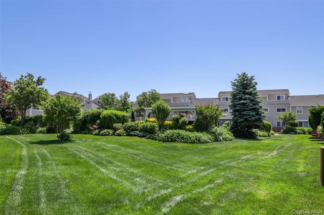 100 Baker Court 22, Island Park, NY 11558