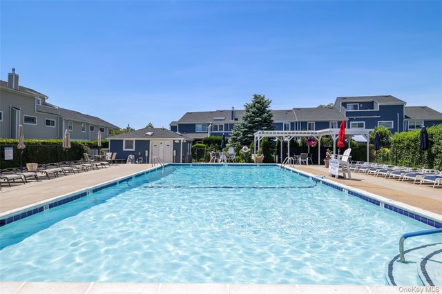 100 Baker Court 22, Island Park, NY 11558