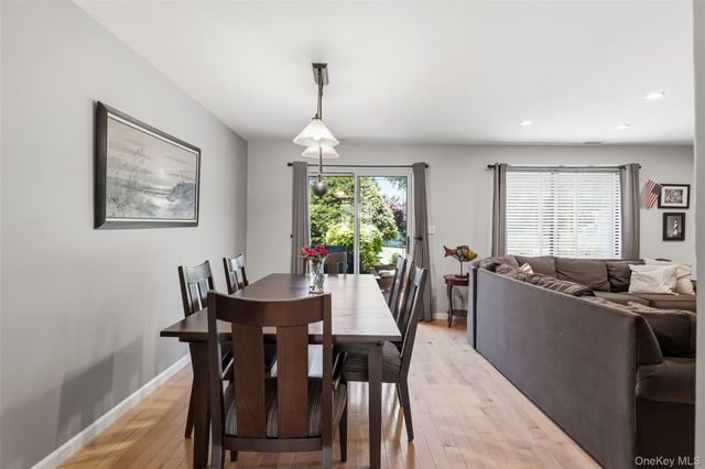 100 Baker Court 22, Island Park, NY 11558