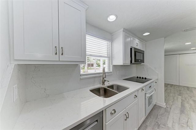 2714 DATURA STREET, Sarasota, FL 34239