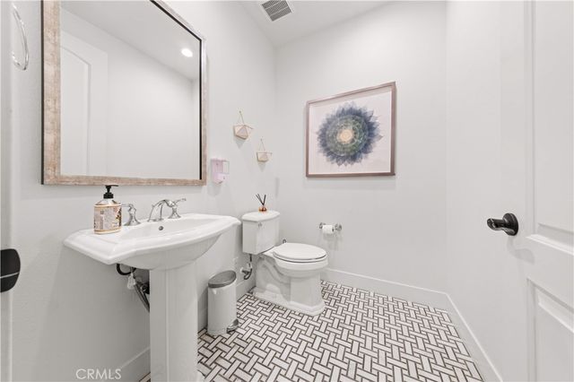 67 Kite, Irvine, CA 92618