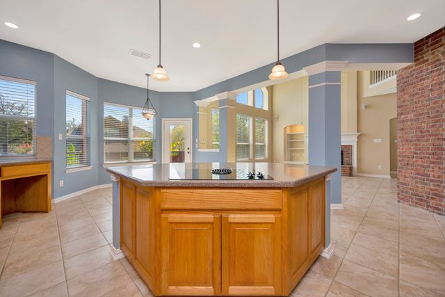 956 Water Oak Drive, Grapevine, TX 76051