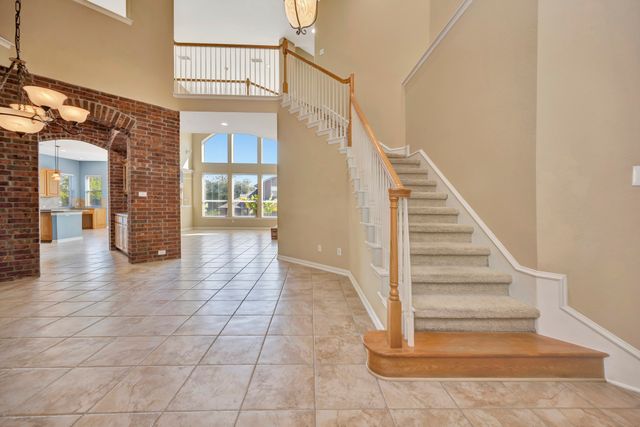 956 Water Oak Drive, Grapevine, TX 76051
