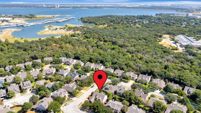 956 Water Oak Drive, Grapevine, TX 76051