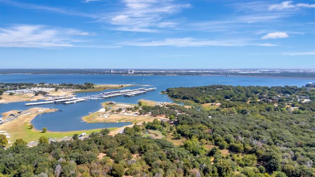 956 Water Oak Drive, Grapevine, TX 76051