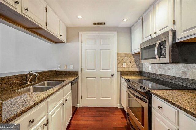 3481 Lakeside Drive NE 2107, Atlanta, GA 30326