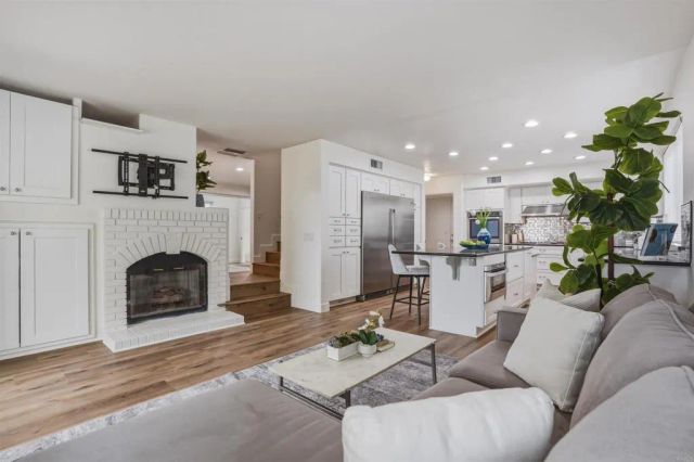 1065 S Hanlon Way, Anaheim Hills, CA 92808