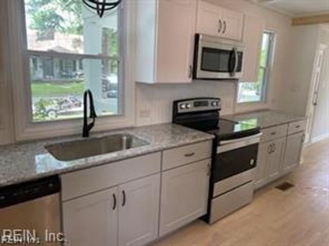 733 Lanier CRES, Portsmouth, VA 23707