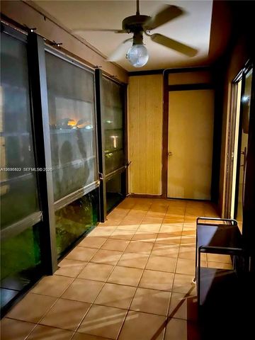 809 NE 199th St 206-7, Miami, FL 33179