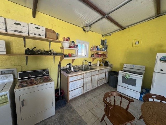 500 N Hovey Street, Chico, TX 76431