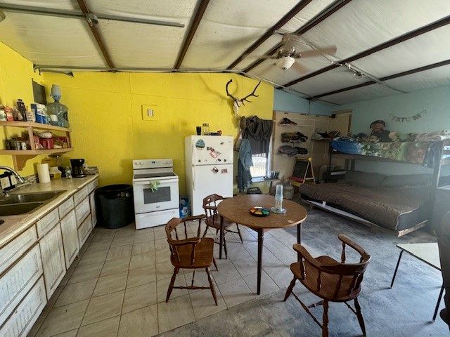 500 N Hovey Street, Chico, TX 76431