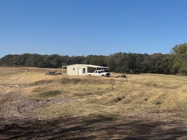 500 N Hovey Street, Chico, TX 76431