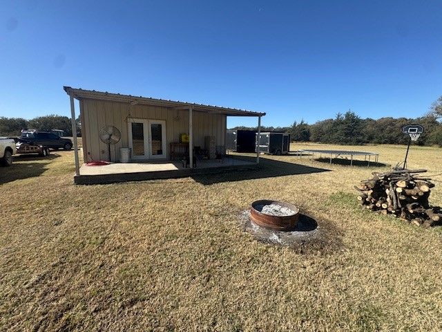 500 N Hovey Street, Chico, TX 76431