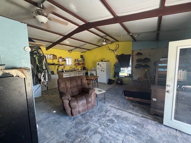 500 N Hovey Street, Chico, TX 76431