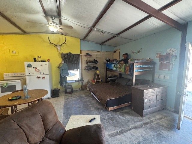 500 N Hovey Street, Chico, TX 76431