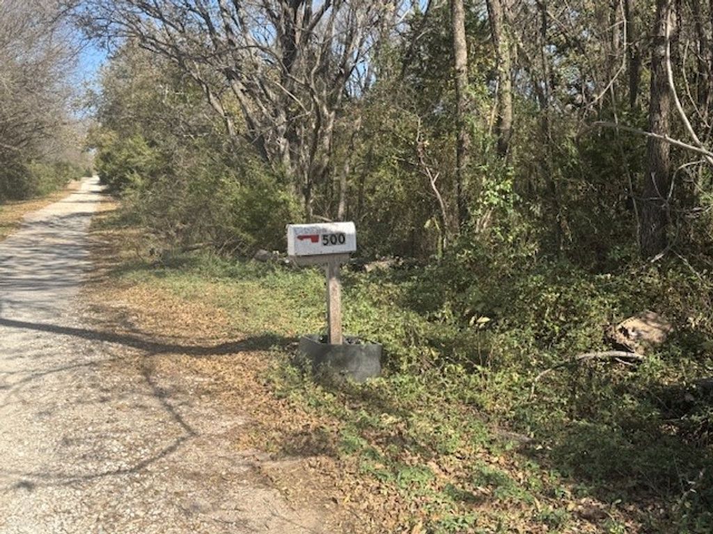 500 N Hovey Street, Chico, TX 76431