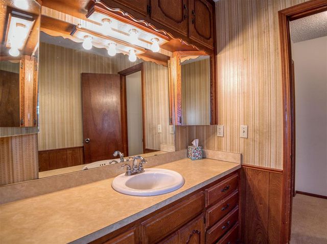 1219 Heritage Drive, El Reno, OK 73036