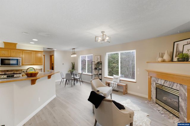 2367 Wilark Dr NW, Salem, OR 97304