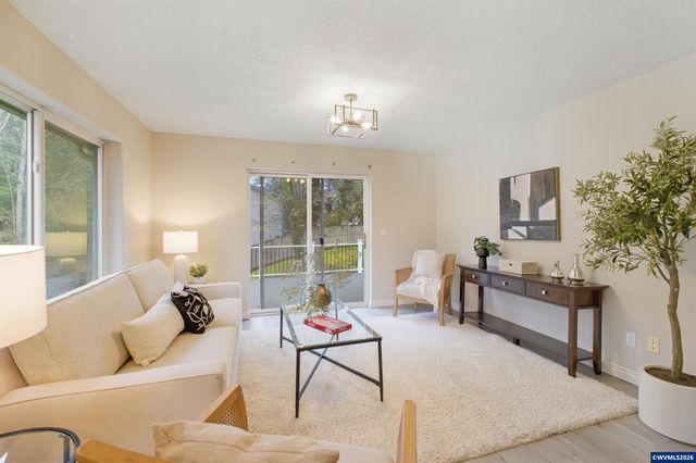 2367 Wilark Dr NW, Salem, OR 97304