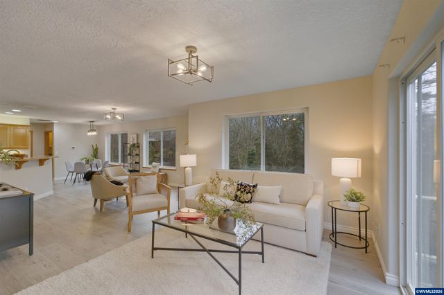 2367 Wilark Dr NW, Salem, OR 97304