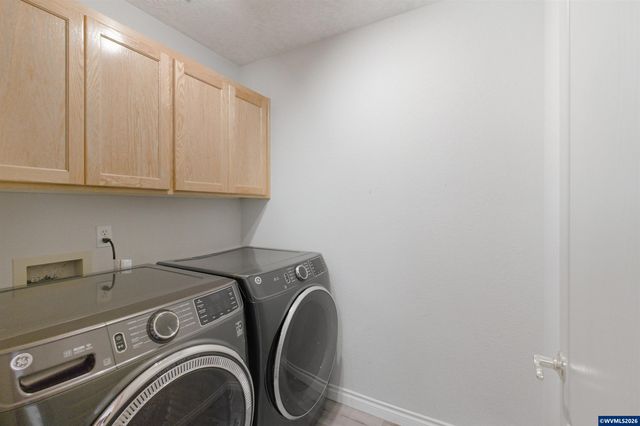 2367 Wilark Dr NW, Salem, OR 97304
