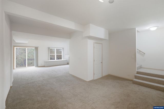 2367 Wilark Dr NW, Salem, OR 97304