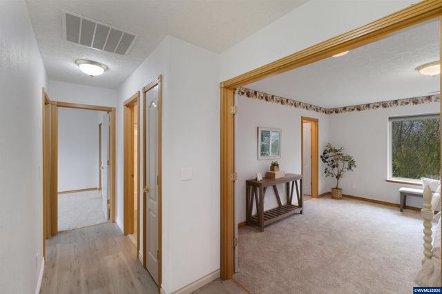 2367 Wilark Dr NW, Salem, OR 97304