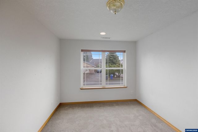 2367 Wilark Dr NW, Salem, OR 97304