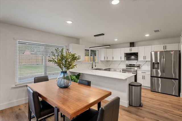 7501 Echo Hill Drive, Watauga, TX 76148