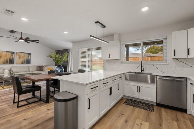 7501 Echo Hill Drive, Watauga, TX 76148