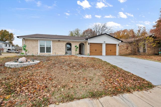 7501 Echo Hill Drive, Watauga, TX 76148