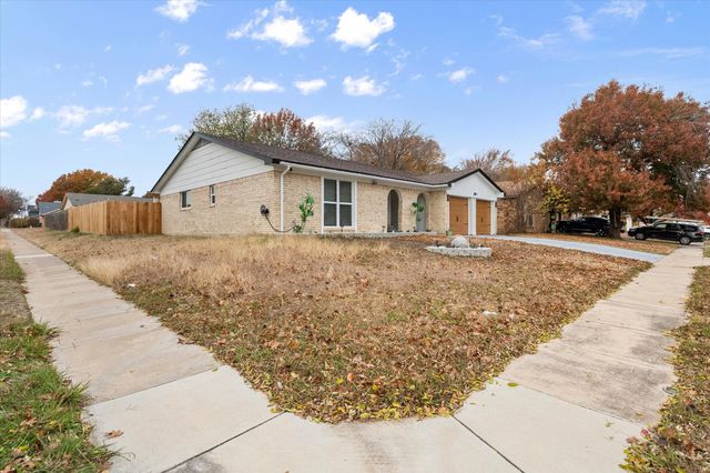 7501 Echo Hill Drive, Watauga, TX 76148