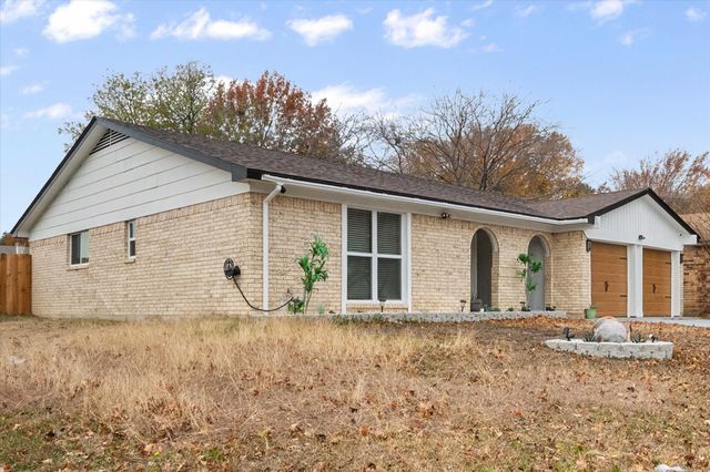 7501 Echo Hill Drive, Watauga, TX 76148