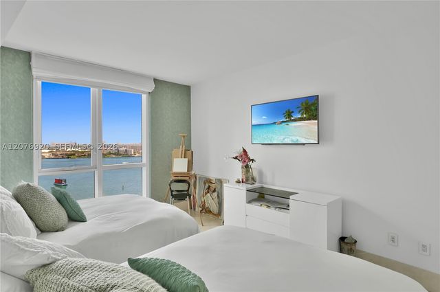 901 Brickell Key Blvd 1807, Miami, FL 33131