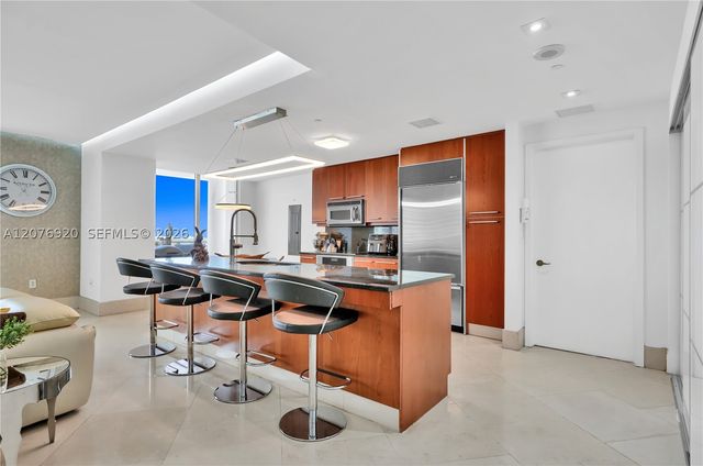 901 Brickell Key Blvd 1807, Miami, FL 33131